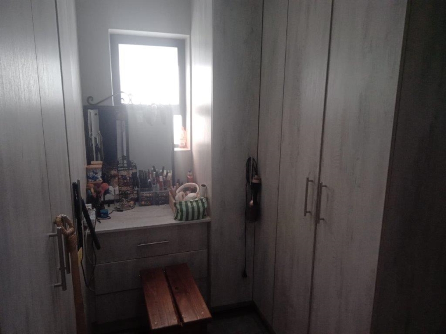 5 Bedroom Property for Sale in Wavecrest Eastern Cape